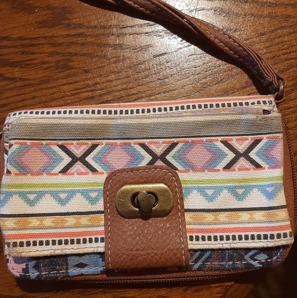 ❤Union Bay Wristlet Bundle any 2 $15 items for $25.❤